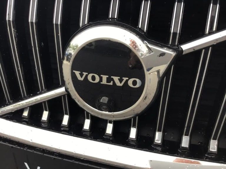 Volvo XC60 T6 Recharge Inscription AWD - photo 4