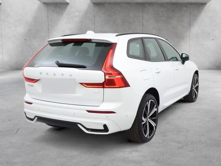 Volvo XC60 Recharge T6 AWD Plus Dark - photo 4