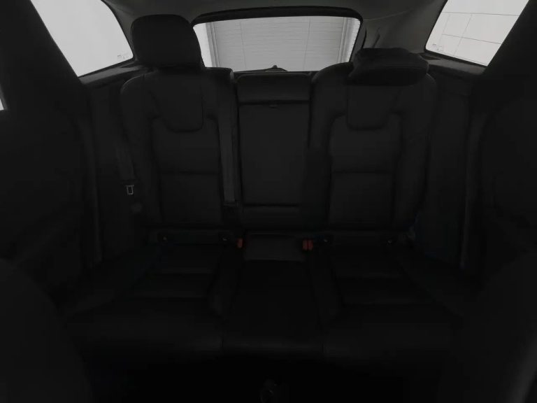 Volvo XC60 B4 Plus Dark - photo 5