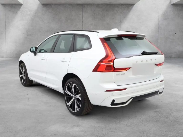 Volvo XC60 Recharge T6 AWD Plus Dark - photo 6
