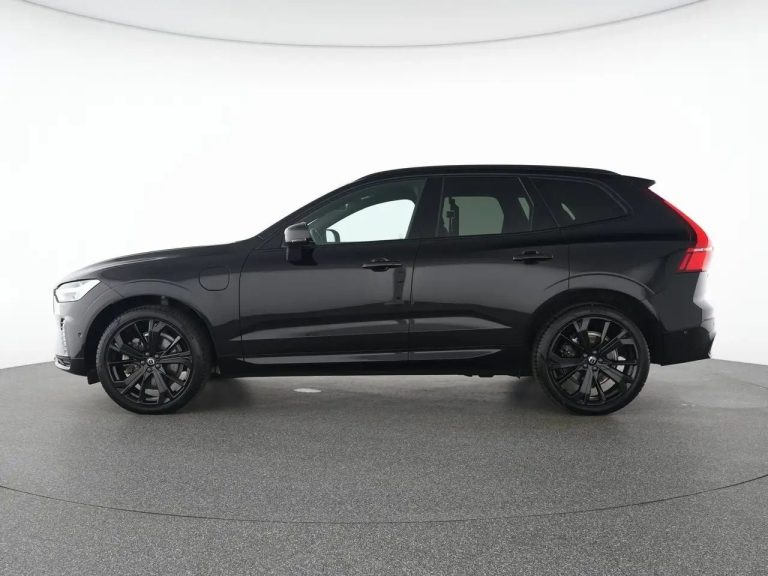 Volvo XC60 Recharge T6 AWD Plus Black Edition - photo 10