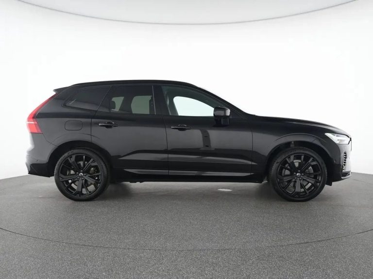 Volvo XC60 Recharge T6 AWD Plus Black Edition - photo 11