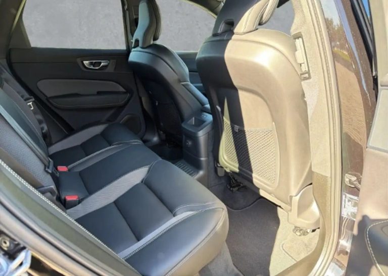 Volvo XC60 T8 Recharge AWD Plus Black Edition - photo 12