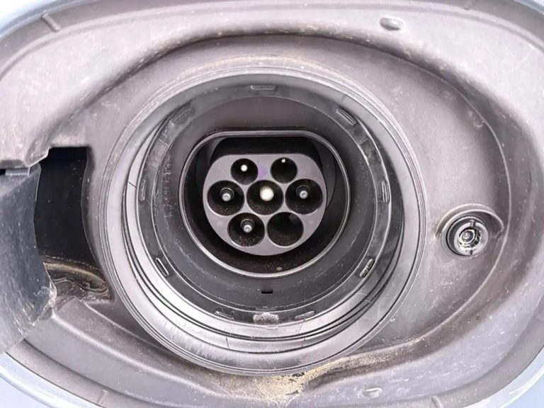 Volvo XC60 Recharge T6 AWD Plus Dark - photo 13