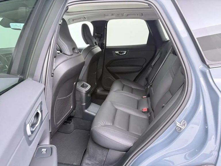 Volvo XC60 Recharge T6 AWD Plus Dark - photo 14