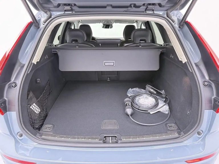 Volvo XC60 Recharge T6 AWD Plus Dark - photo 17
