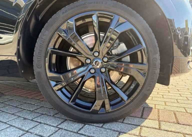 Volvo XC60 T8 Recharge AWD Plus Black Edition - photo 17