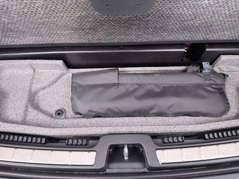 Volvo XC60 Recharge T6 AWD Plus Dark - photo 18