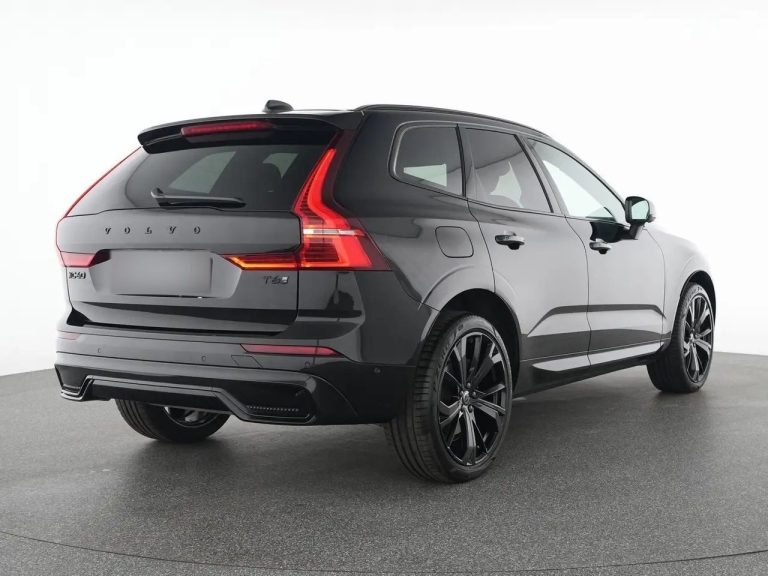 Volvo XC60 Recharge T6 AWD Plus Black Edition - photo 2