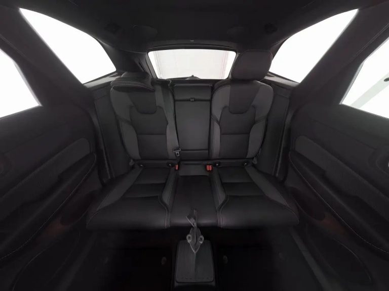 Volvo XC60 Recharge T6 AWD Plus Black Edition - photo 5