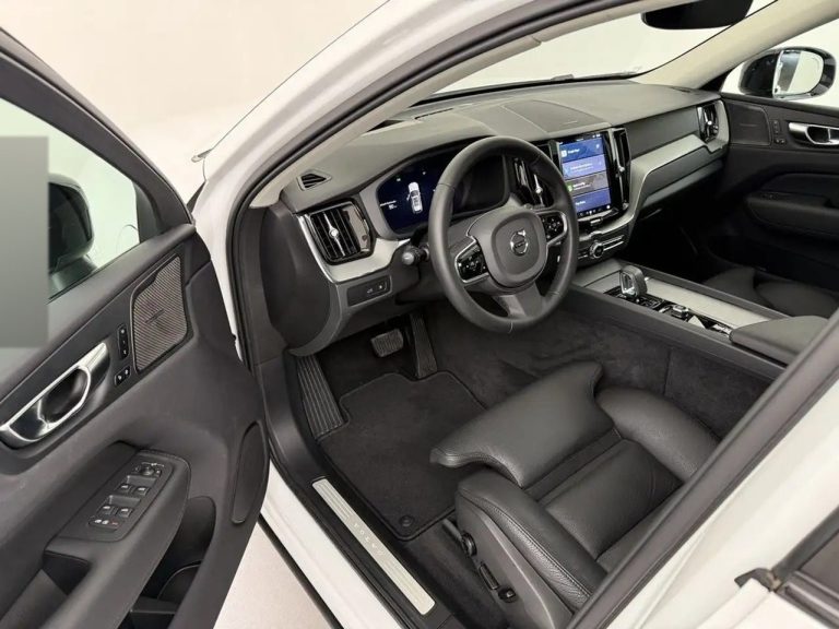 Volvo XC60 T8 Recharge AWD Plus Dark - photo 10