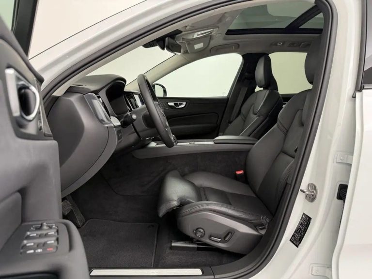 Volvo XC60 T8 Recharge AWD Plus Dark - photo 11
