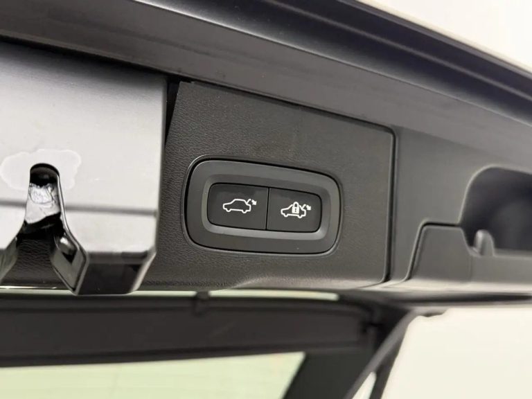 Volvo XC60 T8 Recharge AWD Plus Dark - photo 15