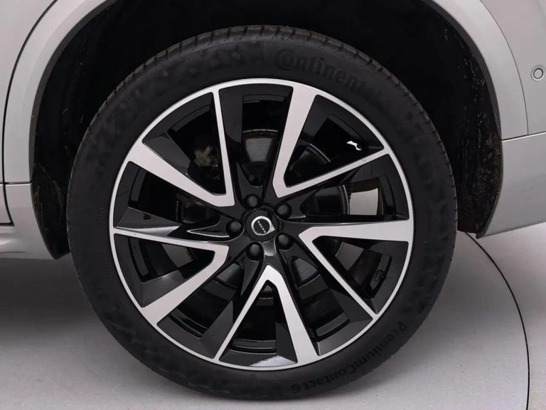 Volvo XC90 T8 Recharge Ultimate Dark AWD - photo 11