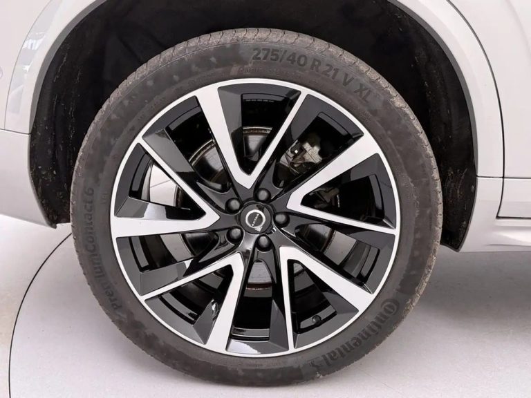 Volvo XC90 T8 Recharge Ultimate Dark AWD - photo 12