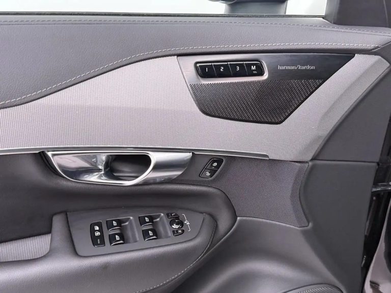 Volvo XC90 T8 Recharge AWD Ultimate Bright - photo 12