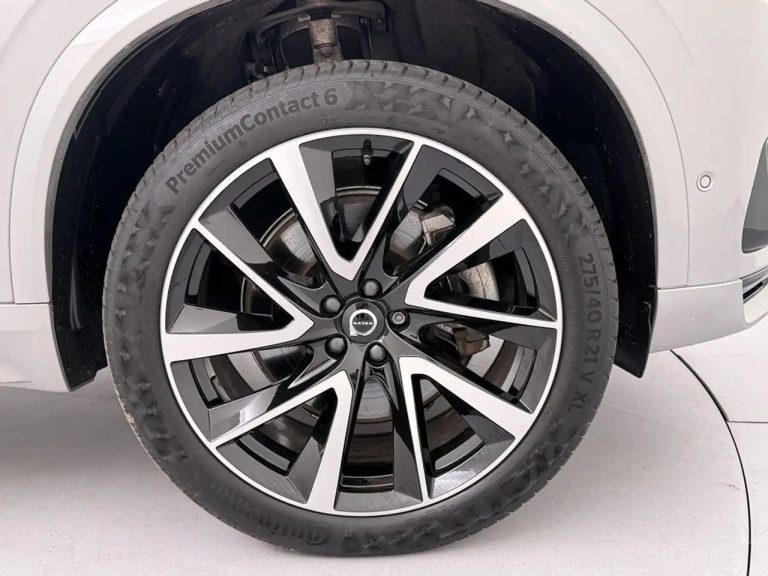 Volvo XC90 T8 Recharge Ultimate Dark AWD - photo 13