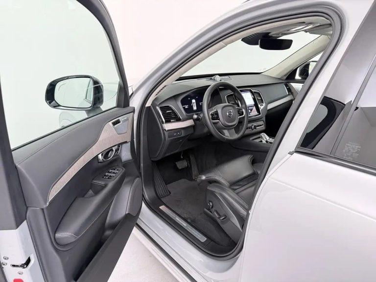 Volvo XC90 T8 Recharge Ultimate Dark AWD - photo 14