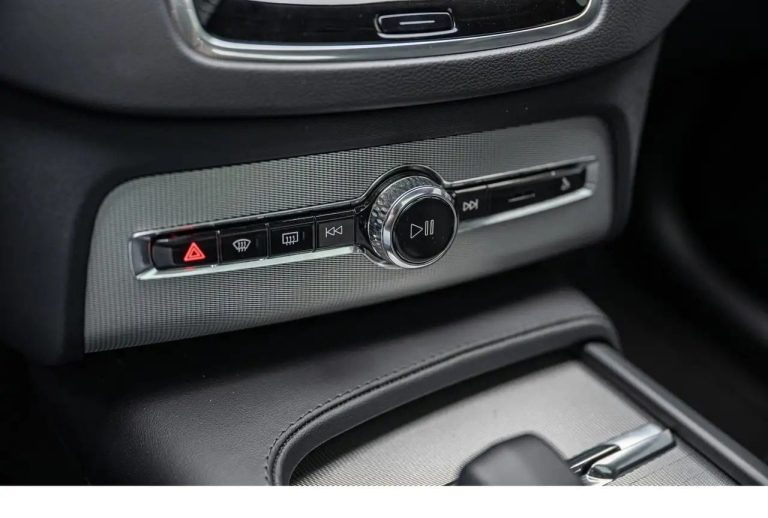 Volvo XC90 B5 AWD Plus Bright - photo 18