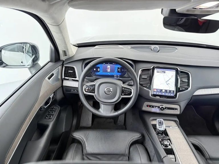 Volvo XC90 T8 Recharge Ultimate Dark AWD - photo 18