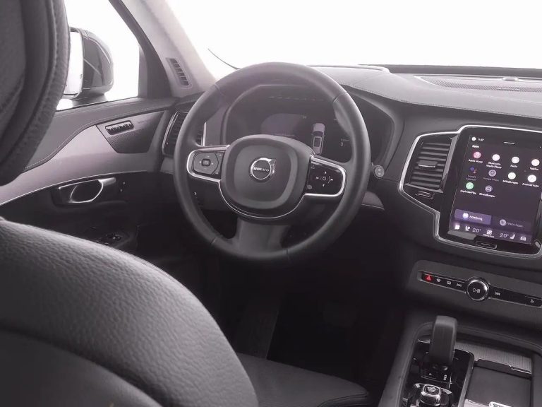 Volvo XC90 Recharge T8 AWD Ultimate Bright - photo 4