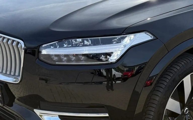 Volvo XC90 Recharge T8 AWD Ultimate Bright - photo 5