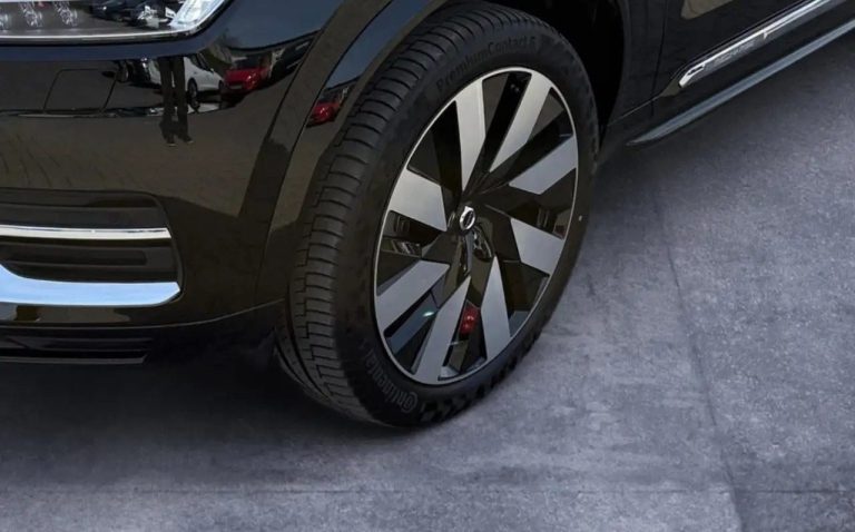 Volvo XC90 Recharge T8 AWD Ultimate Bright - photo 6