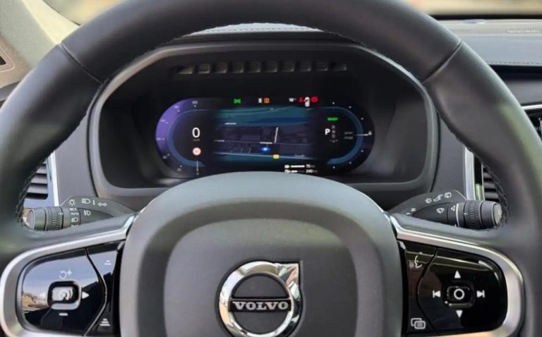 Volvo XC90 Recharge T8 AWD Ultimate Bright - photo 8